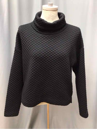 NEW BALANCE SIZE MEDIUM Ladies TOP