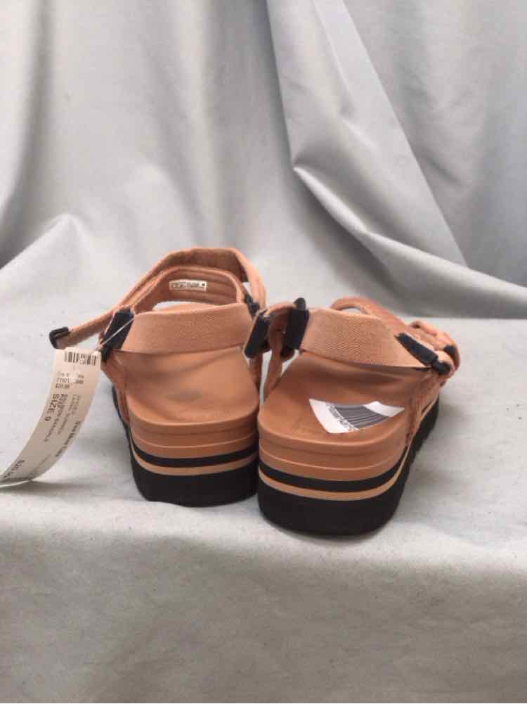 REEF SIZE 9 Ladies SHOES