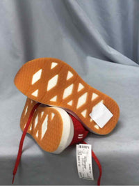 NO BULL SIZE 5 1/2 Ladies SHOES