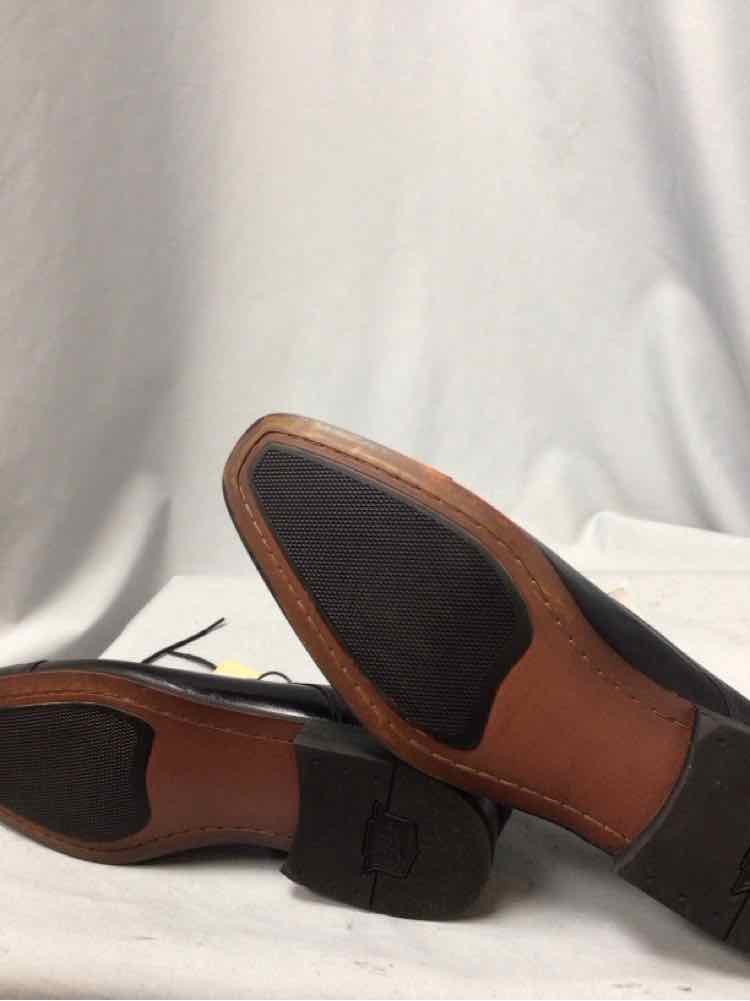 SIZE 10 1/2 FLORSHEIM Men's SHOES