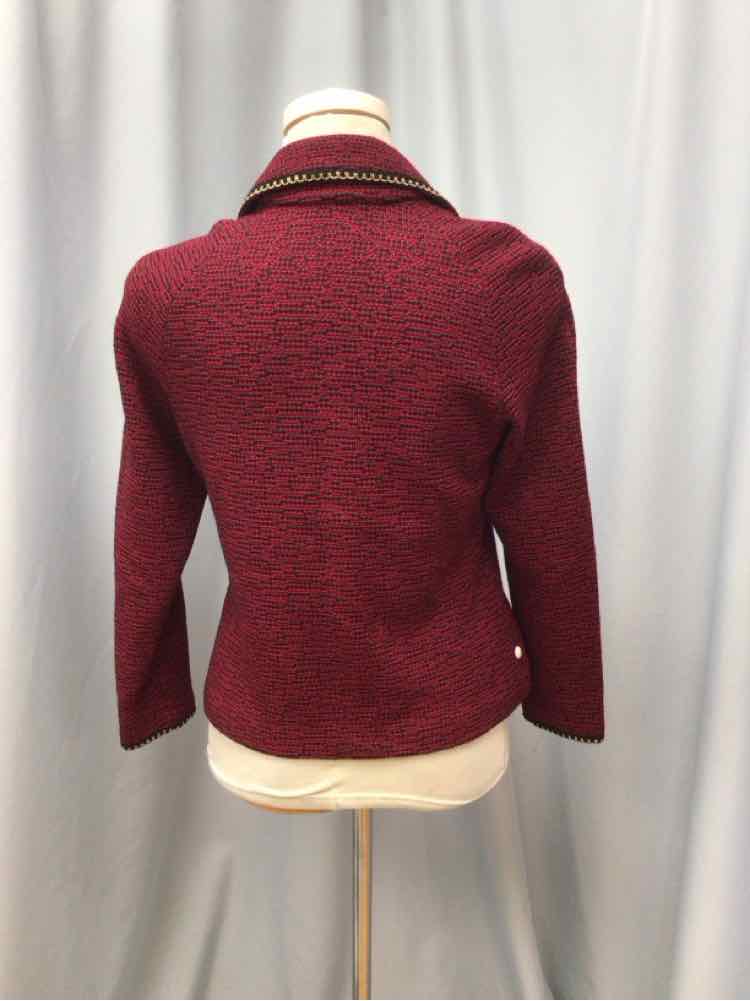 ST. JOHN SIZE SMALL Ladies TOP