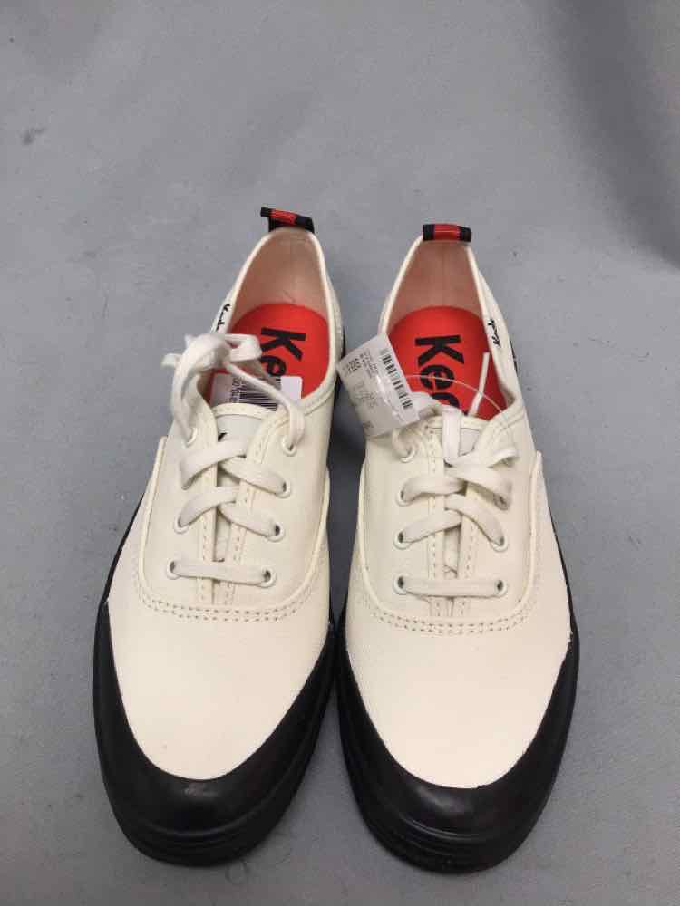 KEDS SIZE 6 1/2 Ladies SHOES