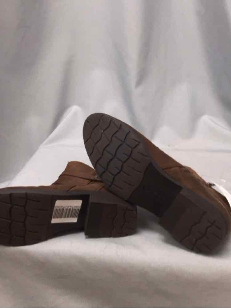 BARETRAPS SIZE 9 Ladies SHOES