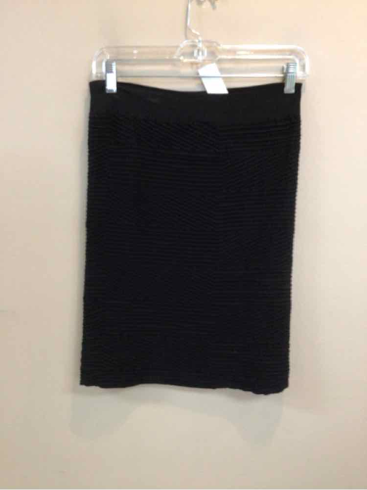 TEES BY TINA SIZE ONE SIZE Ladies SKIRT