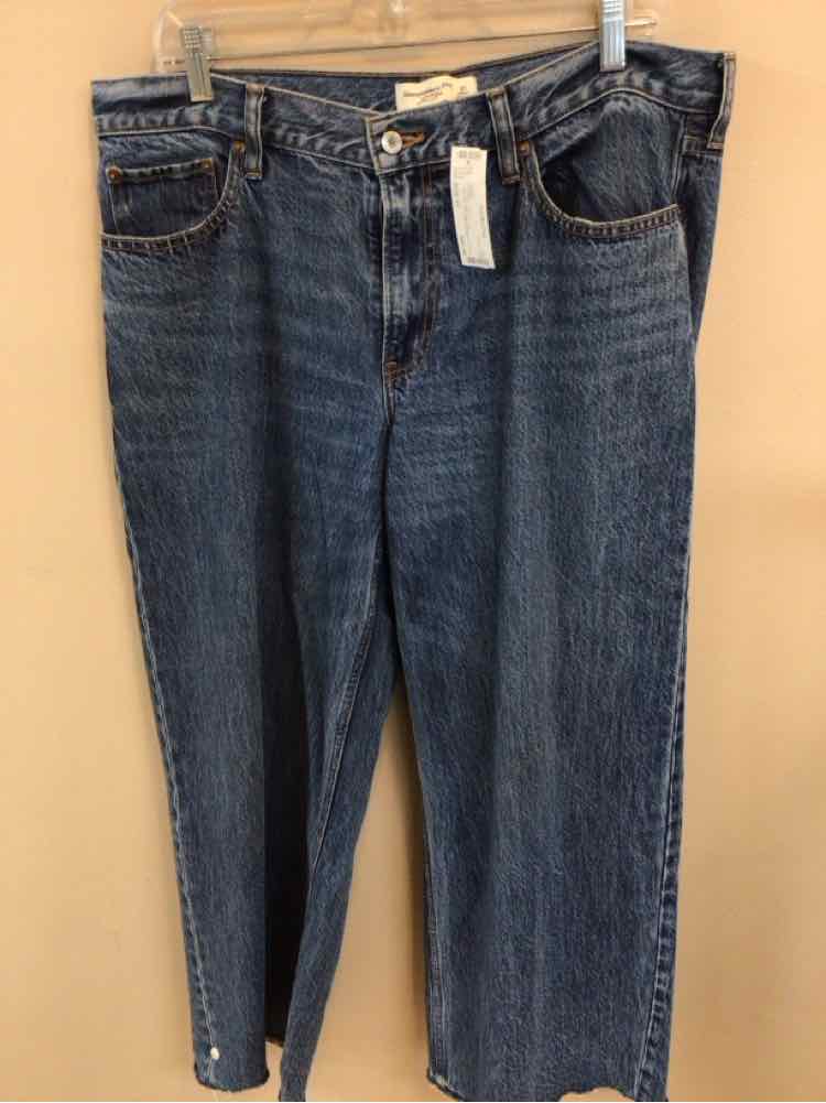 ABERCROMBIE & FITCH SIZE 31 Ladies JEANS
