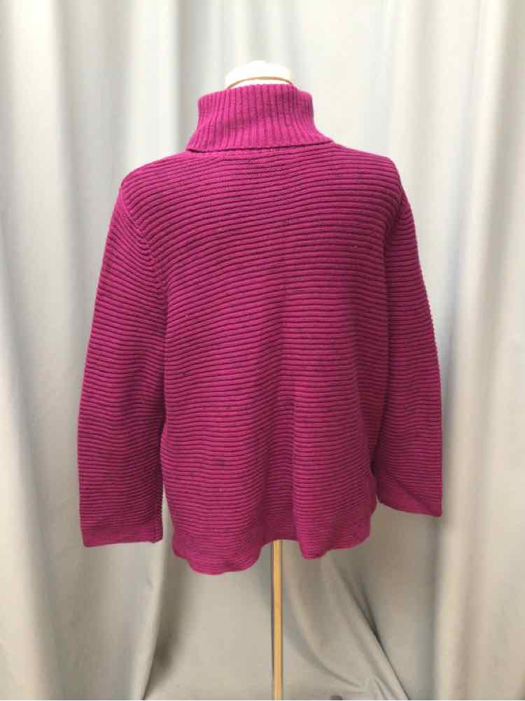 HABITAT SIZE LARGE Ladies TOP