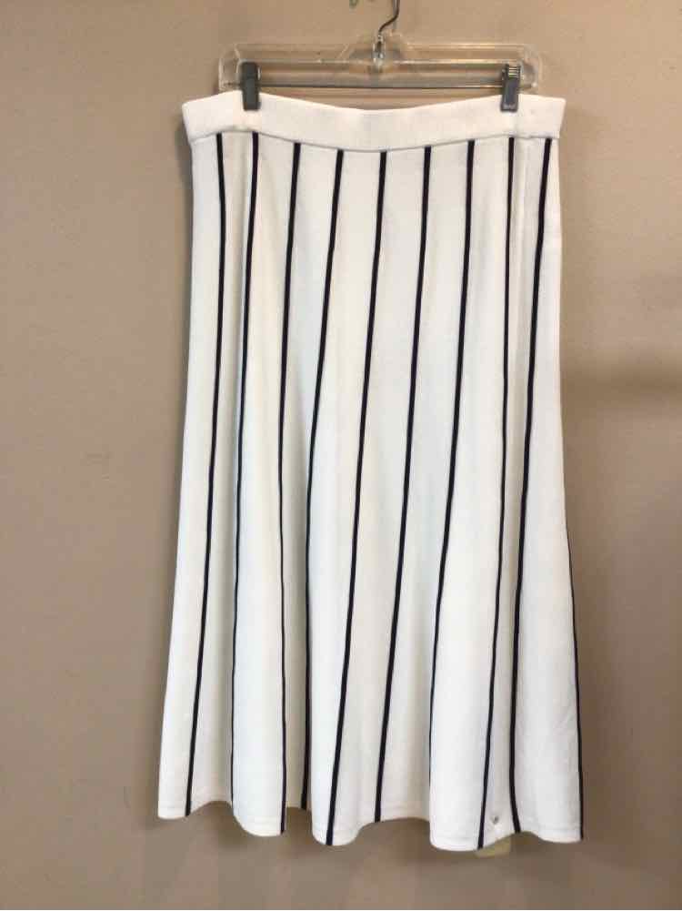 ON 34TH SIZE LARGE Ladies SKIRT