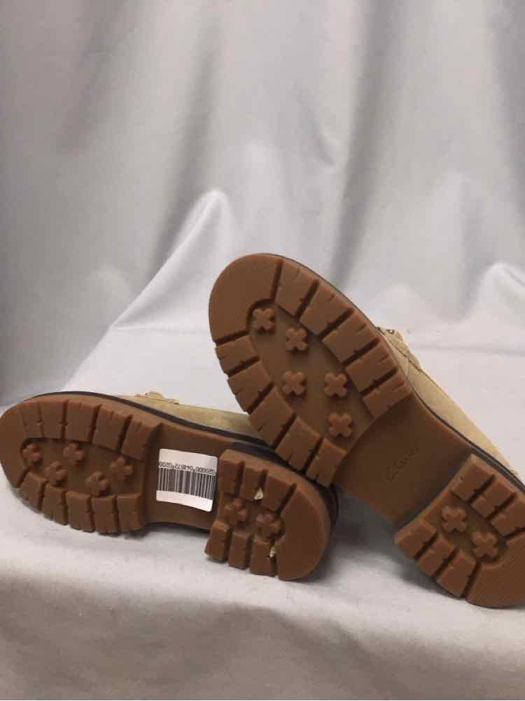 CLARKS SIZE 7 1/2 Ladies SHOES