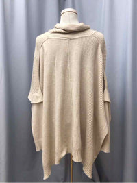 QUINN SIZE LARGE Ladies TOP
