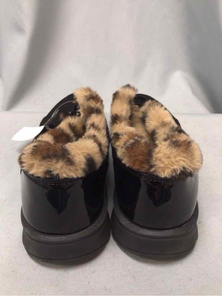BZEES SIZE 11 Ladies SHOES