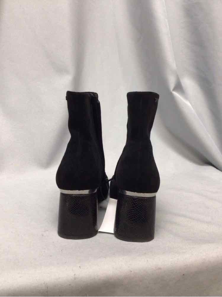 DKNY SIZE 5 Ladies SHOES