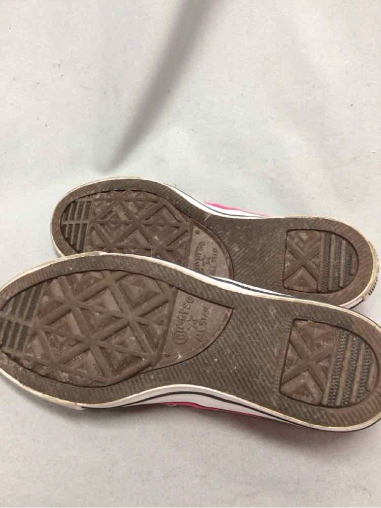 CONVERSE SIZE 5 1/2 Ladies SHOES