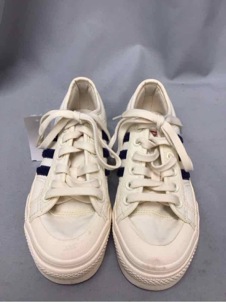 ADIDAS SIZE 6 Ladies SHOES