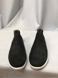 OLUKAI SIZE 5 Ladies SHOES