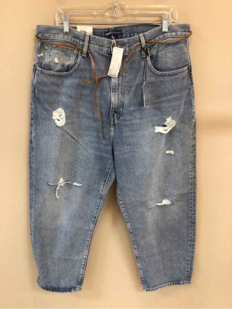 LEVI STRAUSS & CO SIZE 32 Ladies JEANS