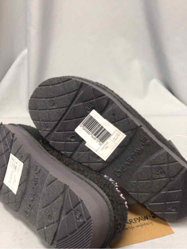 BEARPAWS SIZE 7 Ladies SHOES