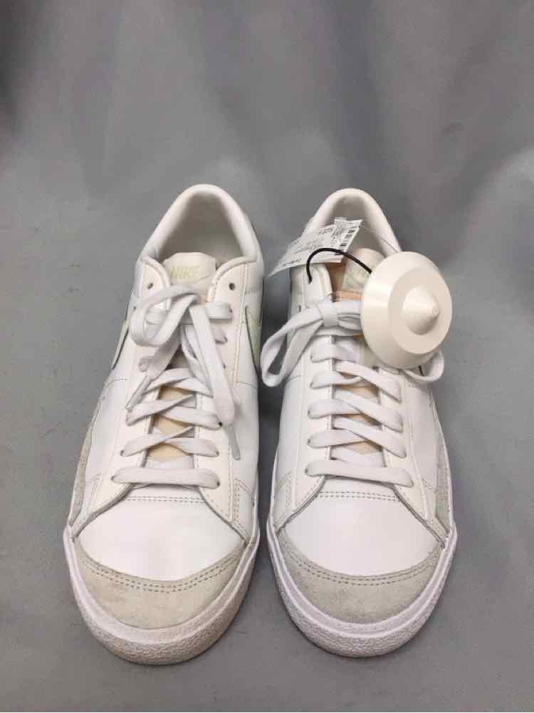SIZE 9 NIKE Men's SHOES