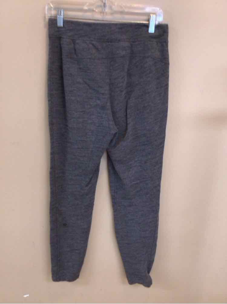 LULULEMON SIZE 6 Ladies EXERCISE
