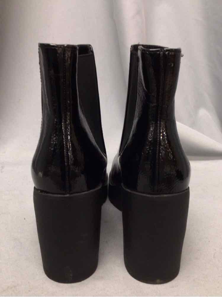 SODA SIZE 8 1/2 Ladies SHOES