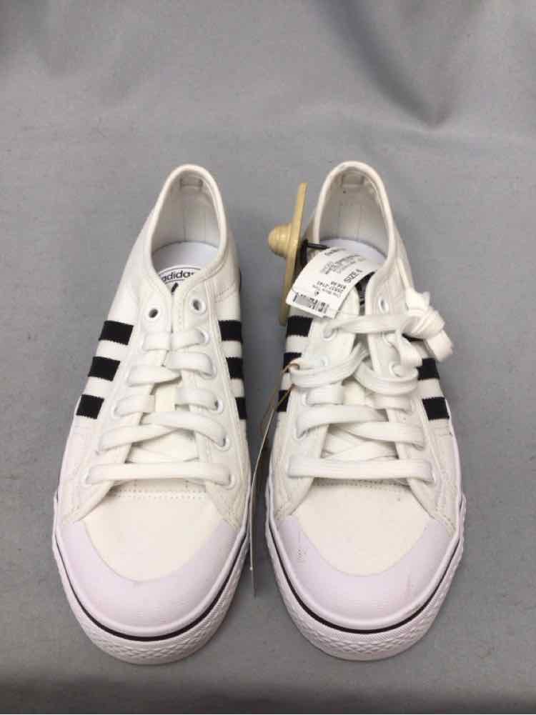 ADIDAS SIZE 6 Ladies SHOES