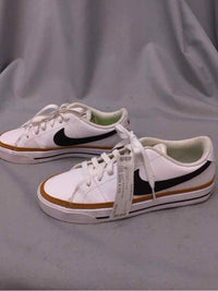 NIKE SIZE 6 1/2 Ladies SHOES