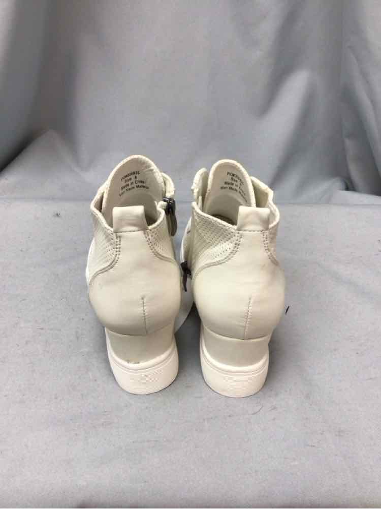 JOURNEE COLLECTION SIZE 8 Ladies SHOES