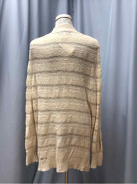 URBAN OUTFITTERS SIZE MEDIUM Ladies TOP