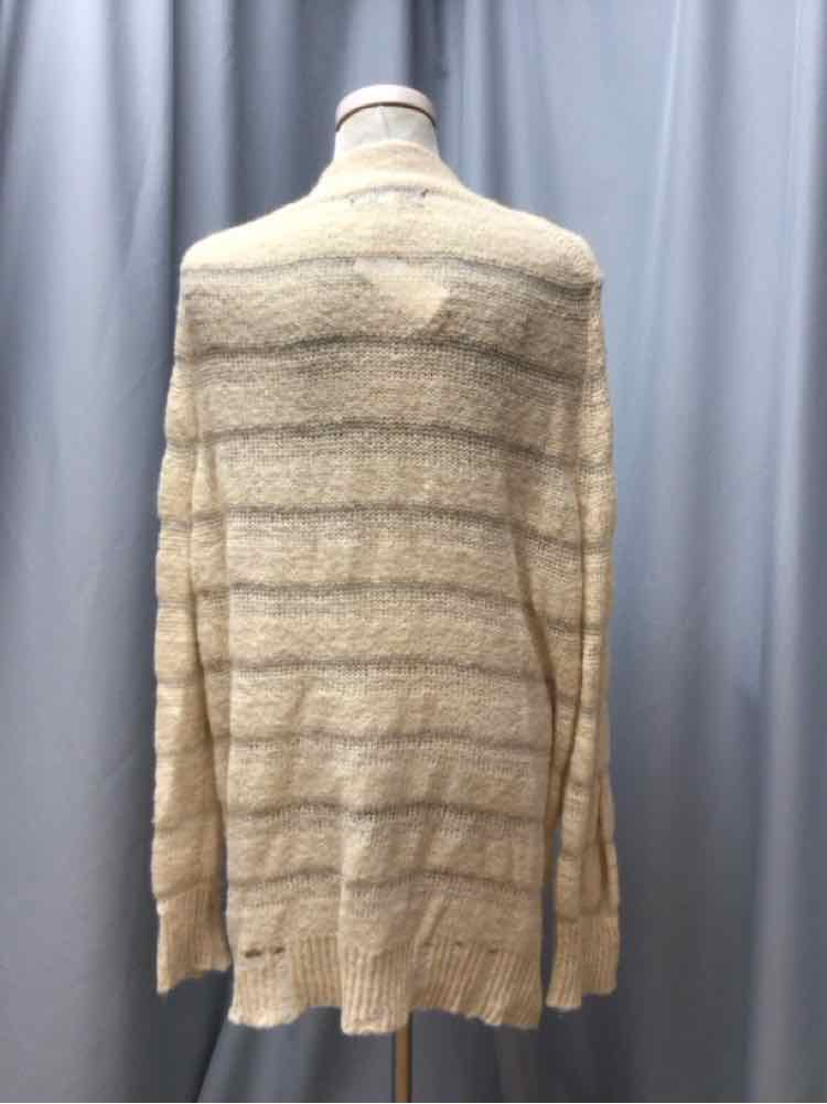 URBAN OUTFITTERS SIZE MEDIUM Ladies TOP