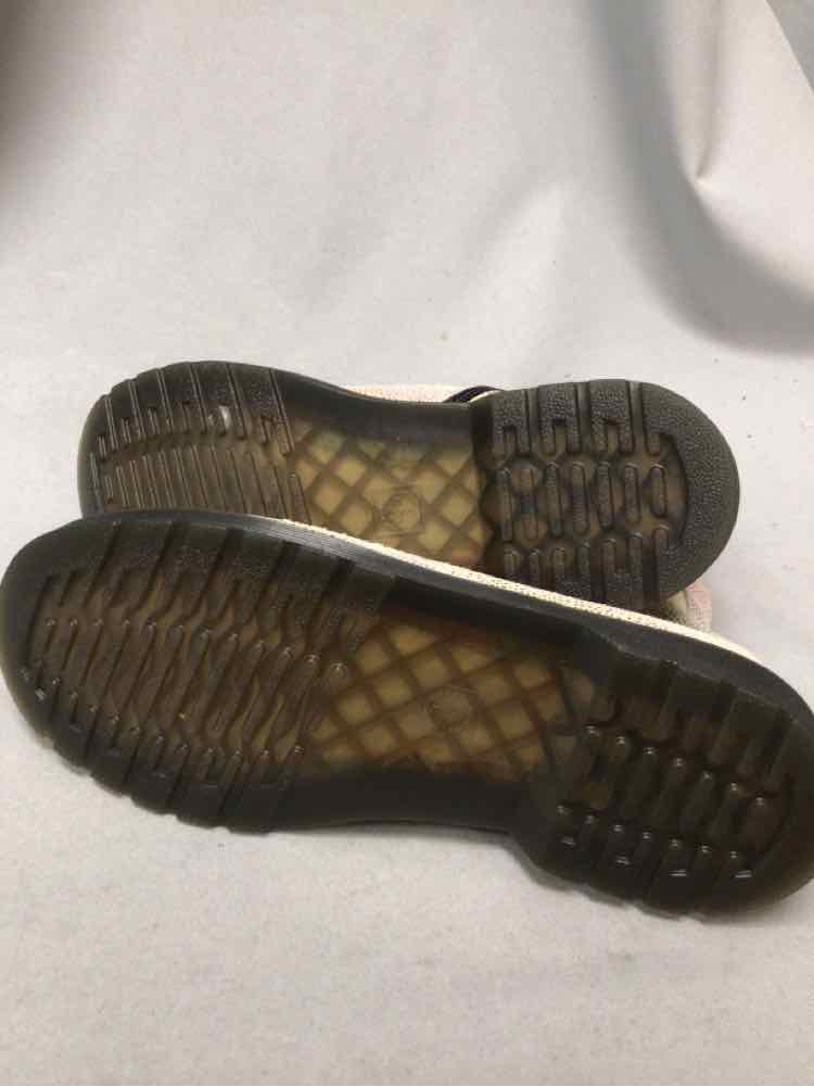 DOC MARTENS SIZE 6 Ladies SHOES