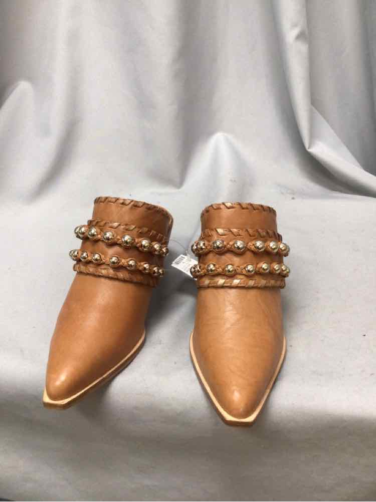 DONALD PLINER SIZE 9 Ladies SHOES