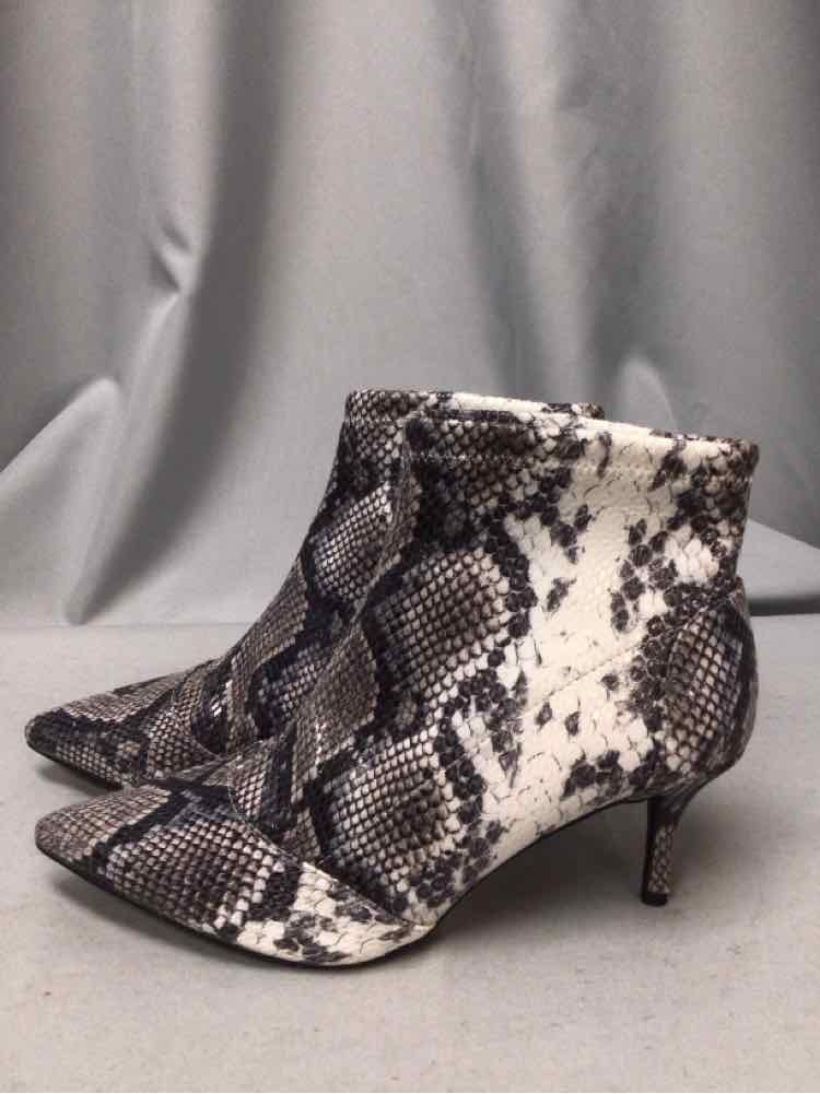 CHARLES DAVID SIZE 8 1/2 Ladies SHOES