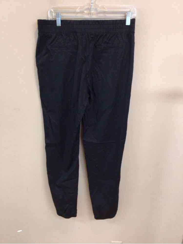 LILLY PULITZER SIZE MEDIUM Ladies PANTS