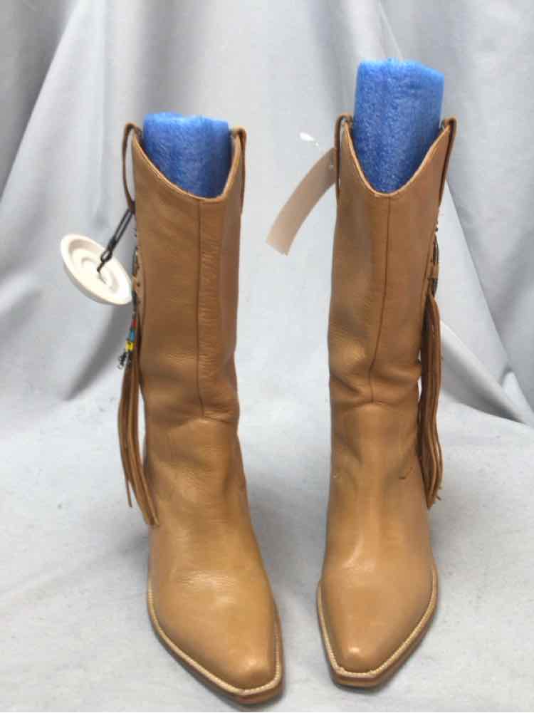 CODE WEST SIZE 7 1/2 Ladies SHOES