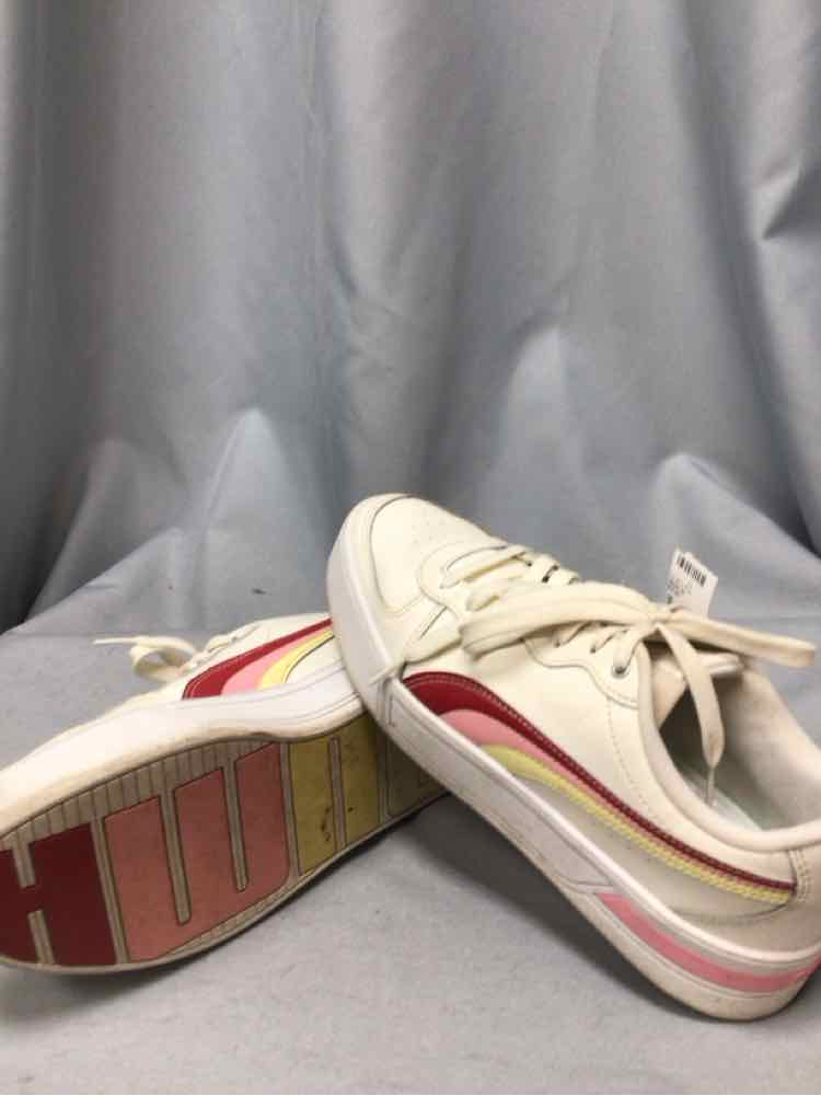 PUMA SIZE 9 1/2 Ladies SHOES