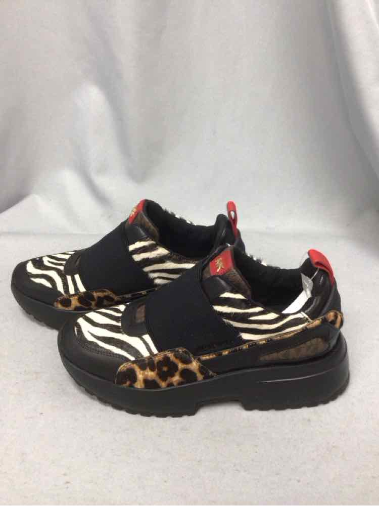 MICHAEL KORS SIZE 6 1/2 Ladies SHOES