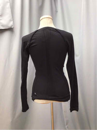 LULULEMON SIZE 4 Ladies EXERCISE