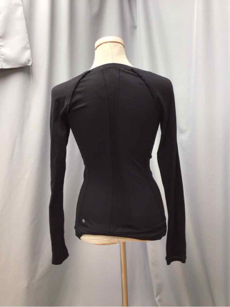 LULULEMON SIZE 4 Ladies EXERCISE