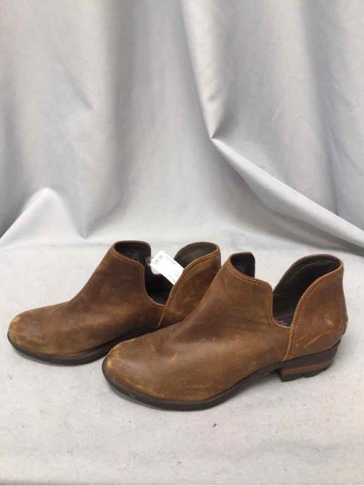 SOREL SIZE 9 Ladies SHOES