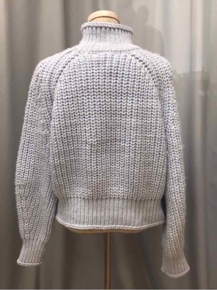 H & M SIZE MEDIUM Ladies TOP