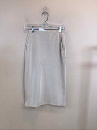 LULULEMON SIZE 4 Ladies SKIRT
