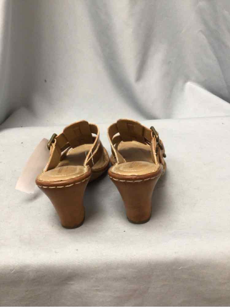 SONOMA SIZE 7 Ladies SHOES