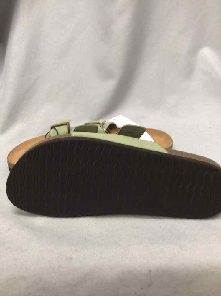 MOUNTAIN SOLE SIZE 9 Ladies SHOES