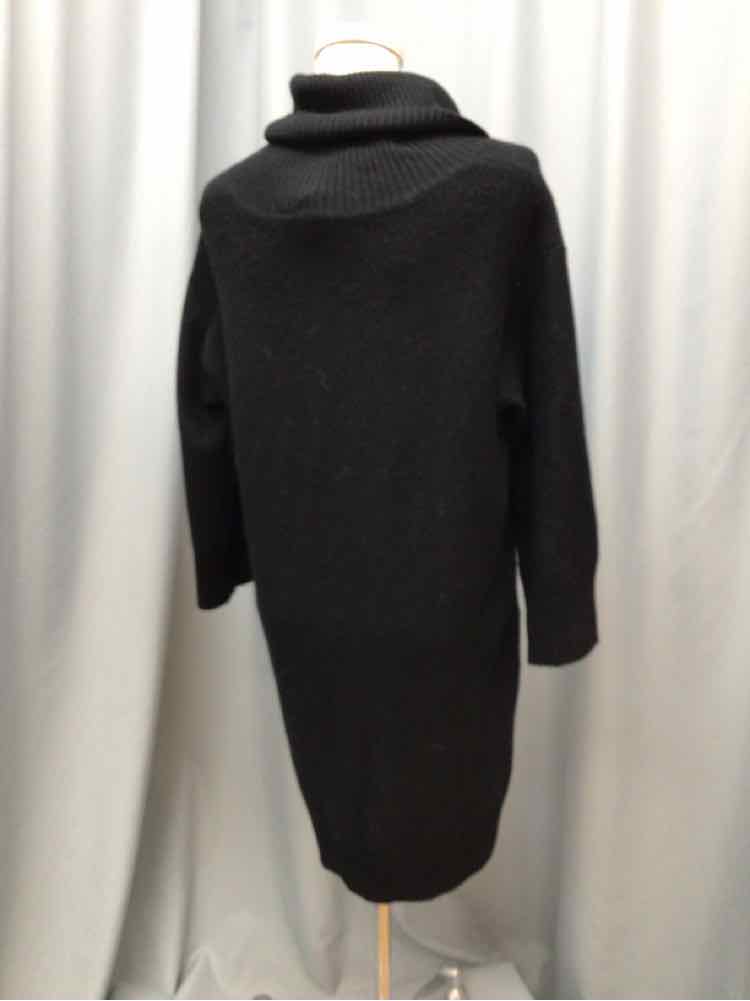 PURE SIZE MEDIUM Ladies DRESS