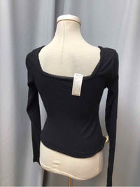 AMERICAN EAGLE SIZE MEDIUM Ladies TOP