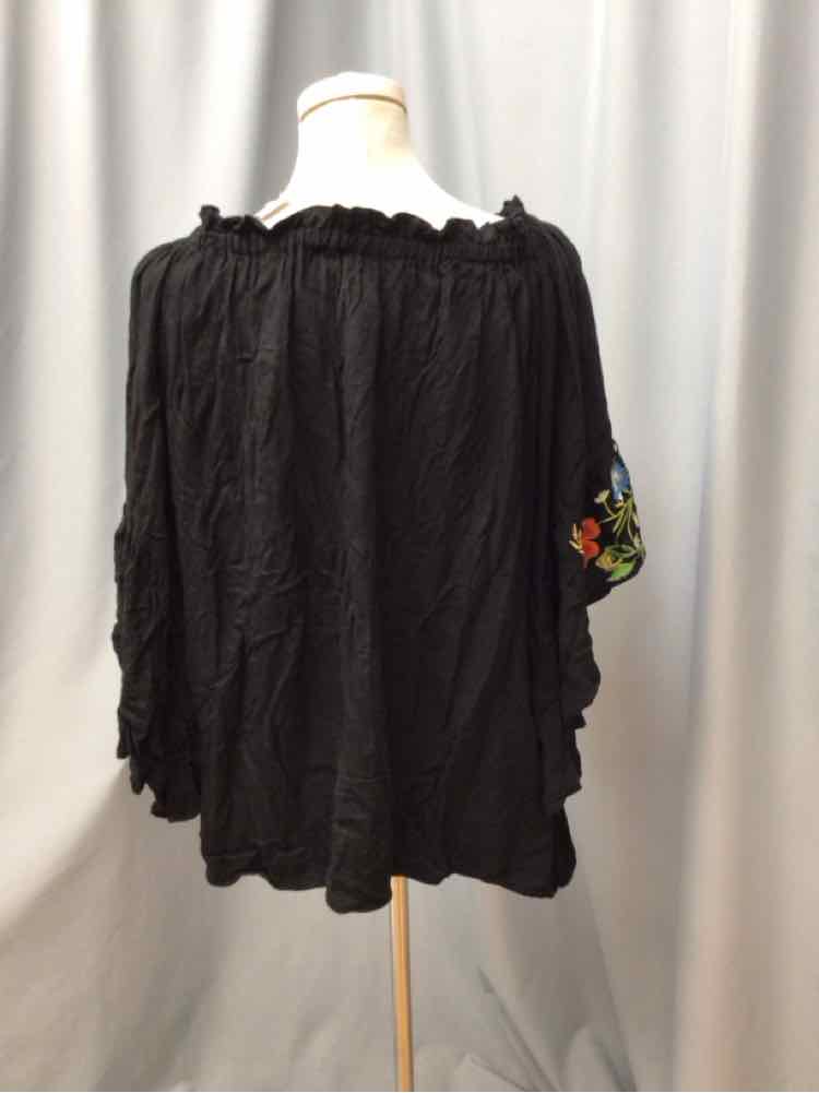 UMGEE SIZE MEDIUM Ladies TOP