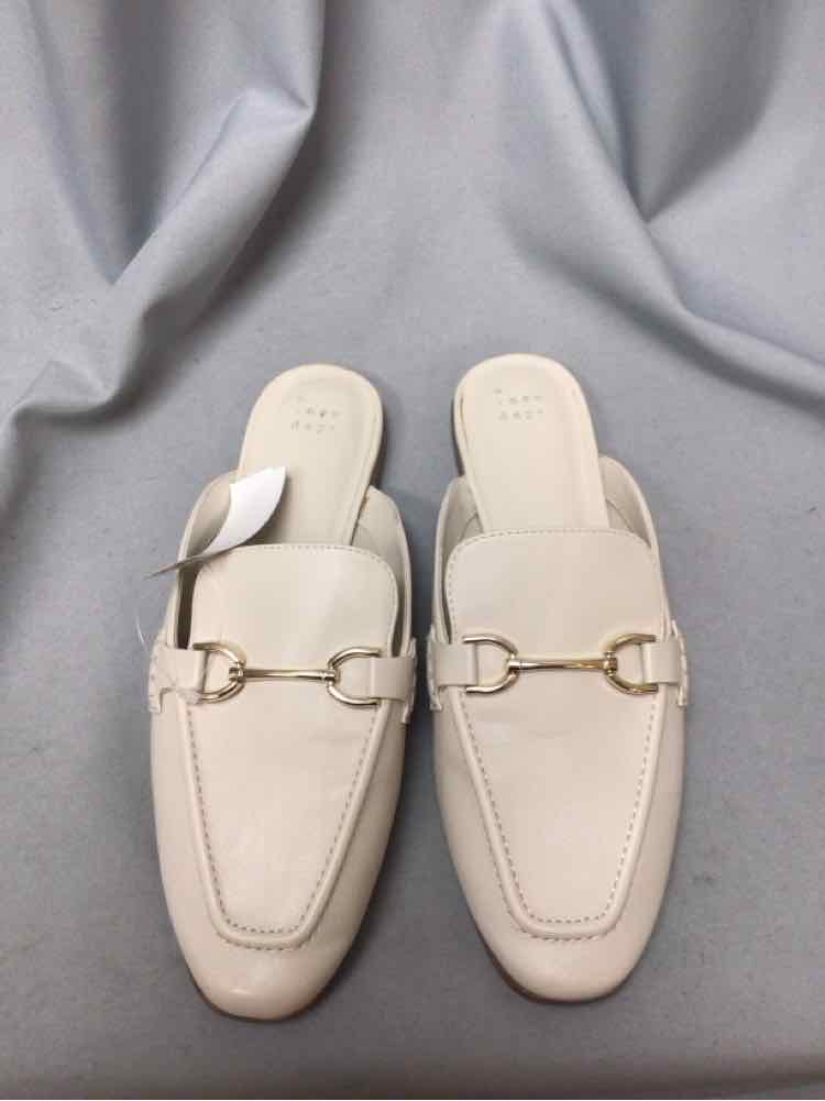 A NEW DAY SIZE 9 1/2 Ladies SHOES