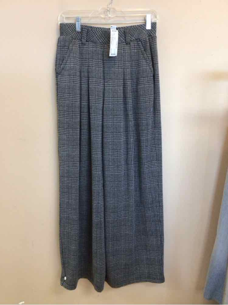 HALARA SIZE SMALL Ladies PANTS