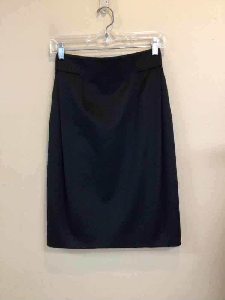 AKRIS SIZE 4 Ladies SKIRT