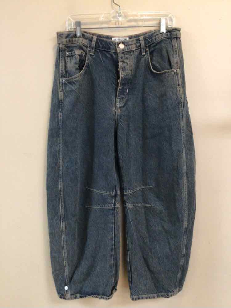 WE THE FREE SIZE 30 Ladies JEANS