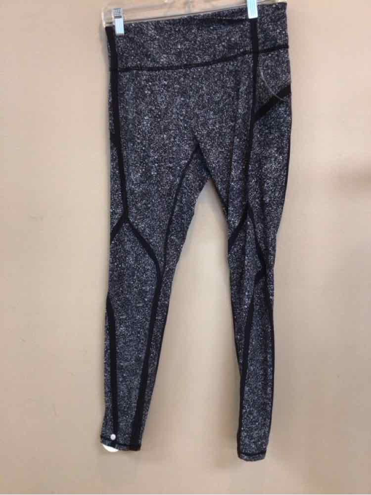 LULULEMON SIZE 8 Ladies EXERCISE